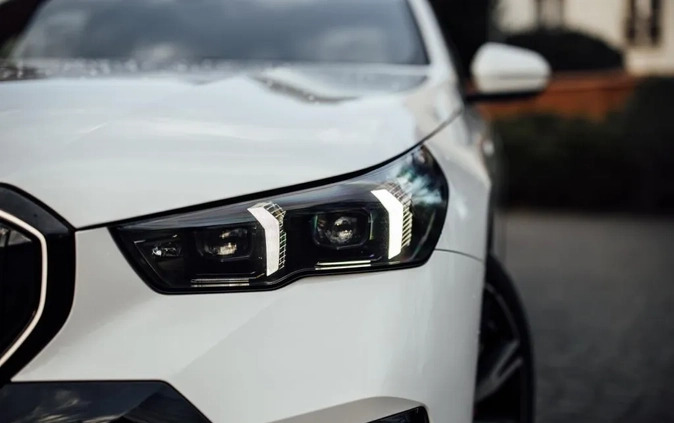 BMW Seria 5 cena 548580 przebieg: 3000, rok produkcji 2024 z Kraków małe 121
